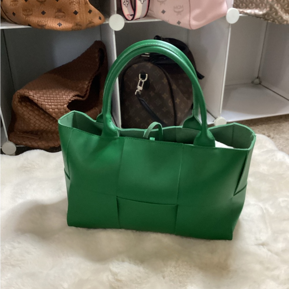 🍀New Woven Satchel Tote🍀